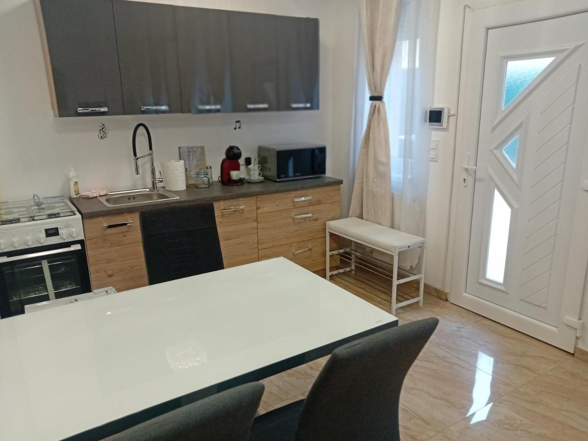 Hangjegy Apartman Debrecen Eksteriør bilde